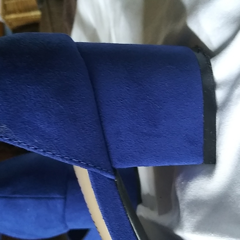 Shoes - Picture 7 of 10